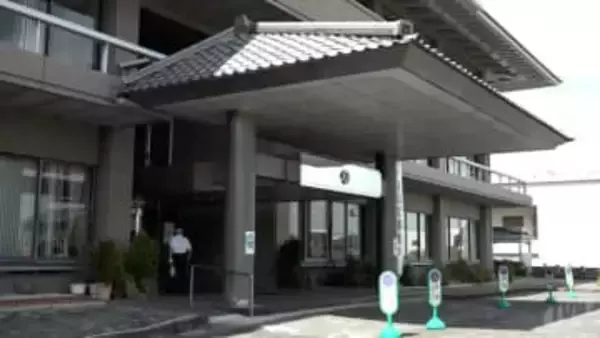 【社会】 扉が半分床に埋まる！？　不備２００カ所の設計書　奈良県田原本町　給食センター設計業者に賠償求め提訴